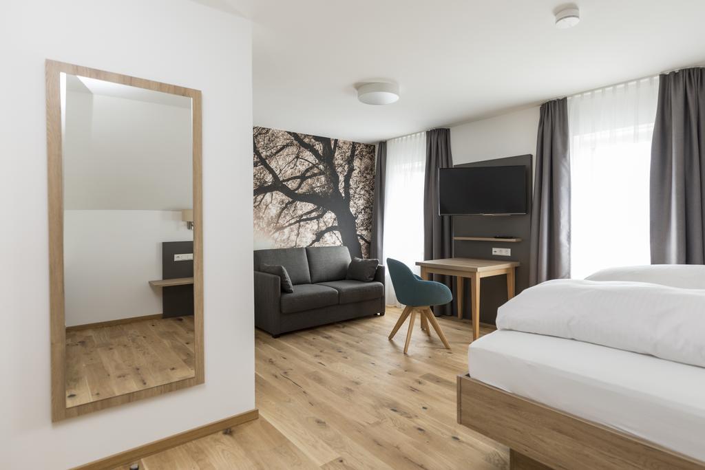 Landgasthof Zahn Elchingen Bagian luar foto