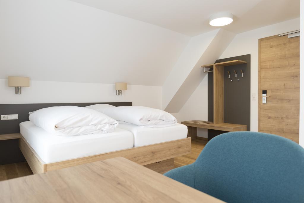 Landgasthof Zahn Elchingen Bagian luar foto